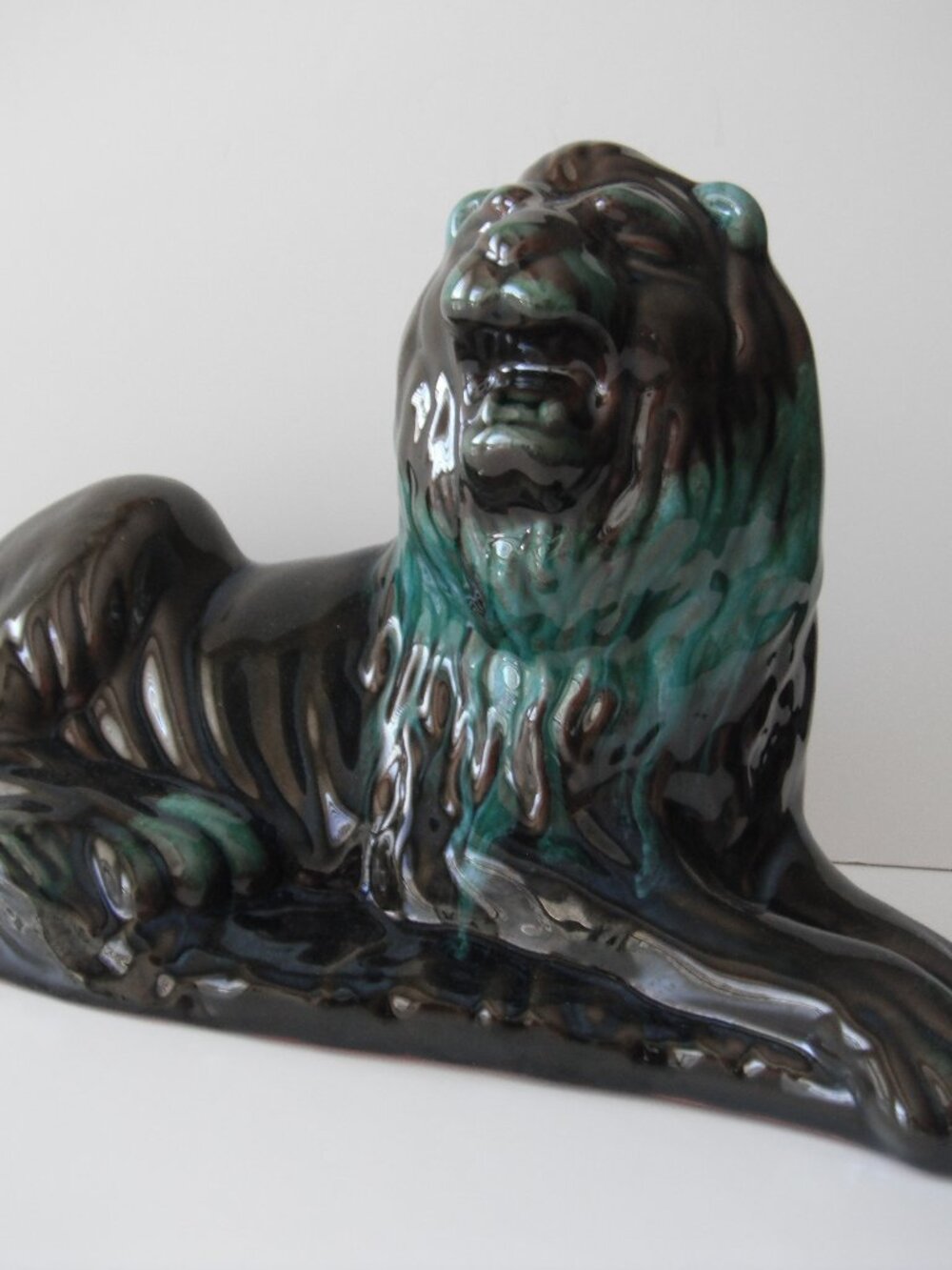 Vintage Blue Mountain Pottery Ceramic Lion Figurine Statue Sculpture Green/Black